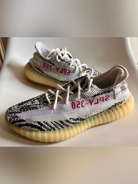 adidas Yeezy Boost 350 V2 Zebra Size 8 CP9654